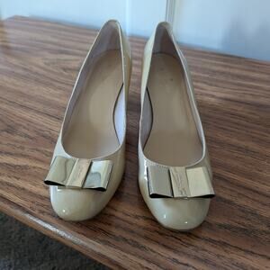 Kate Spade Heels Women's Size 7.5 Nude Dijon Bow Pump Patent Leather